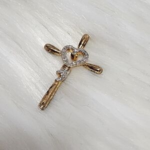 Vintage SUN Pendant Diamond Heart Sterling Silver Cross Pendant 2.2 Grams